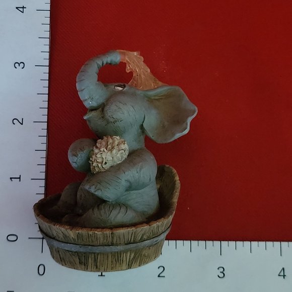 The Hamilton Collection Clean Fun Elephant Figurine 1996 - Picture 10 of 12